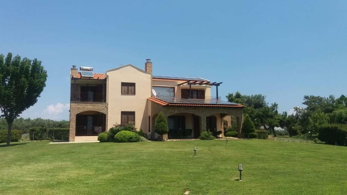 M Varkes Villa 尼亚·蒙达尼亚 外观 照片